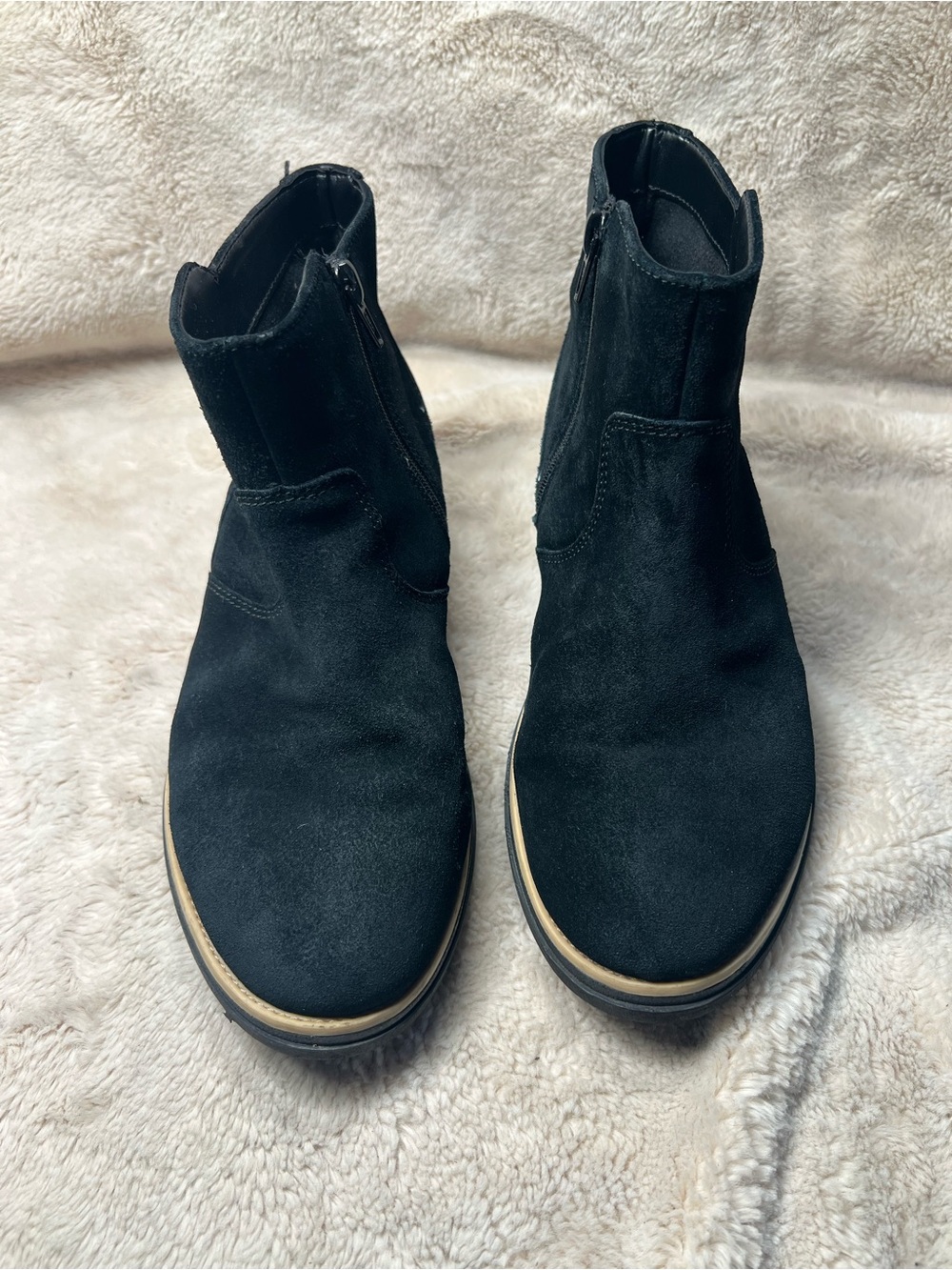 Clarks Women's Sharon Swing black ankle boots 7.5 W